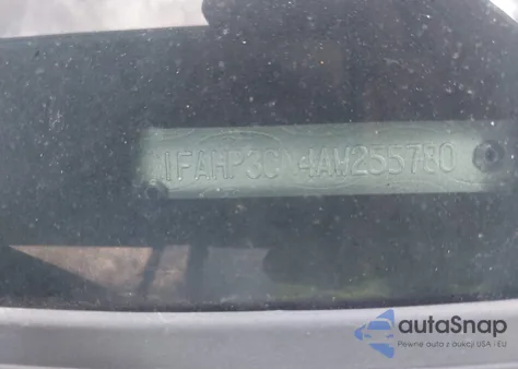 2010 Ford Focus Se z USA, uszkodzony, nr VIN 1FAHP3CN4AW255780